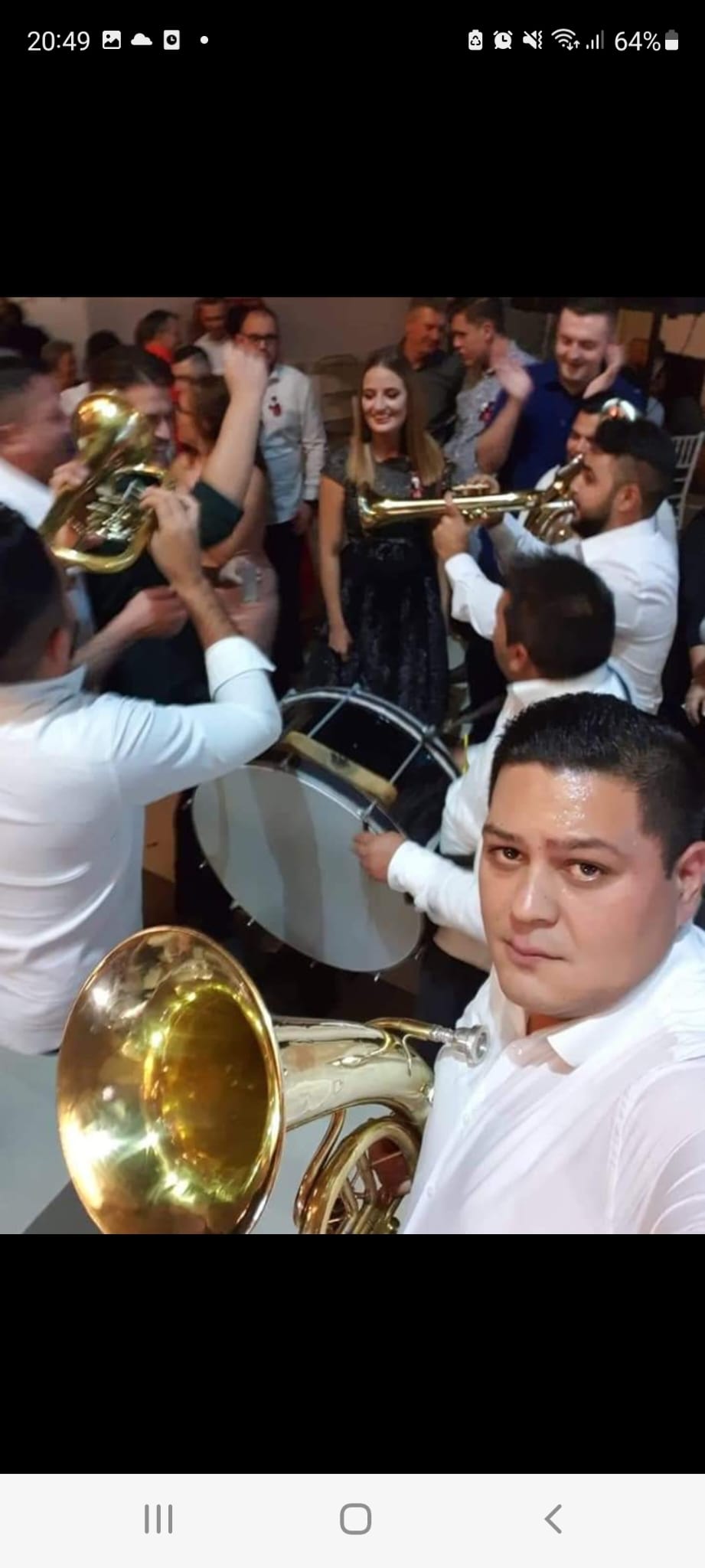 Trubači Marka Iliča Brass Bend sviraju uživo u Kölnu